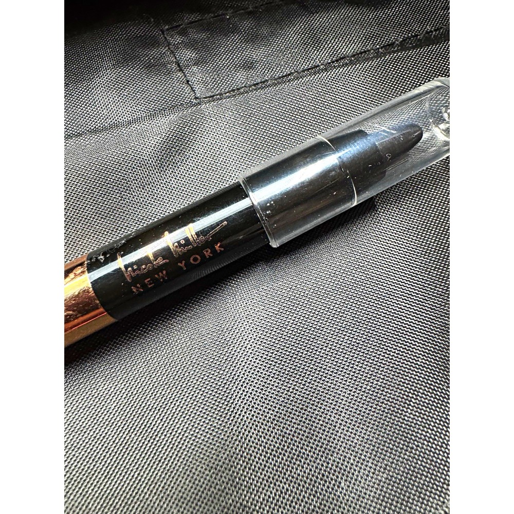 Nicole Miller New York Matte Black Eyeliner Pencil - Pencil Formulation